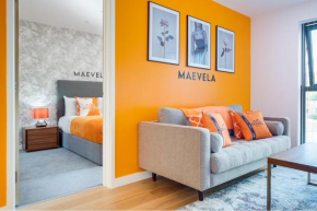 MAEVELA Apartments - Orange Luxury 1 Bed Apartment - 5 Min walk from Bullring - Cube - Mailbox - New Street Station - FREE NETFLIX